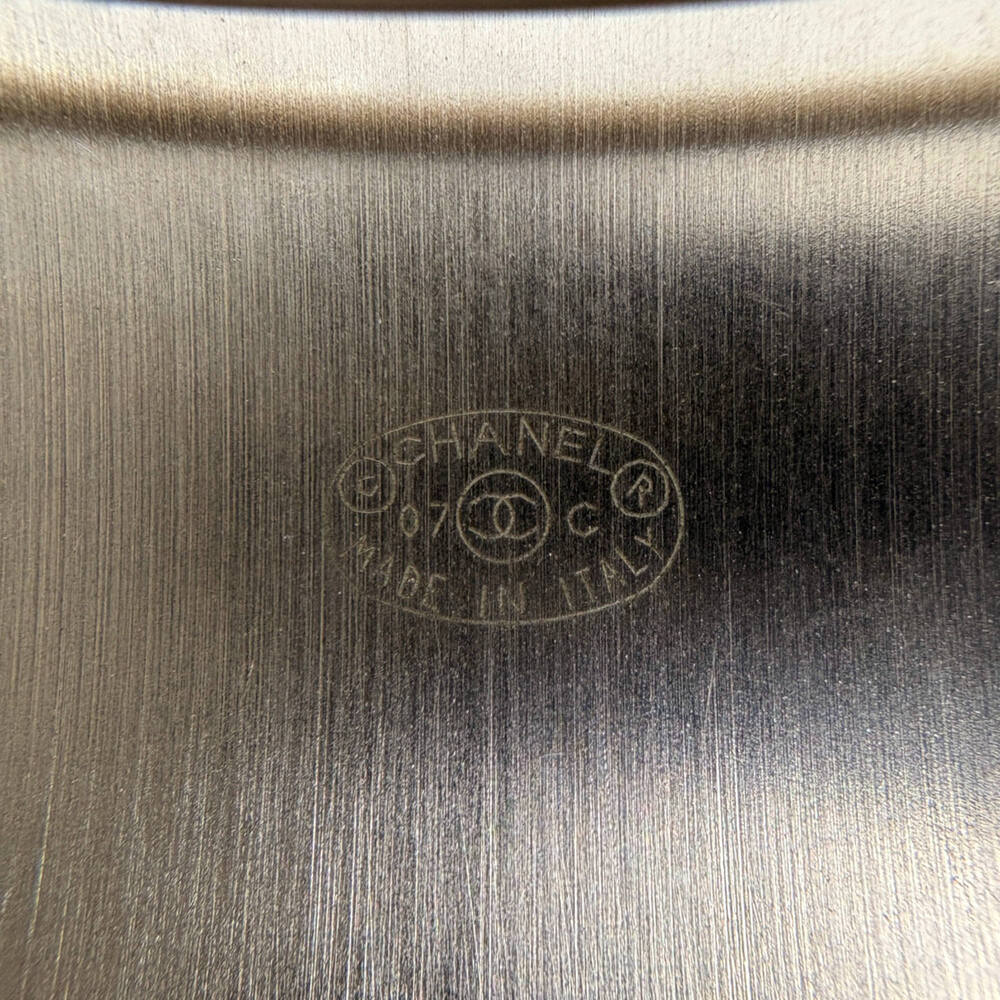 CHANEL Gold Brooch - Picture 5 of 5